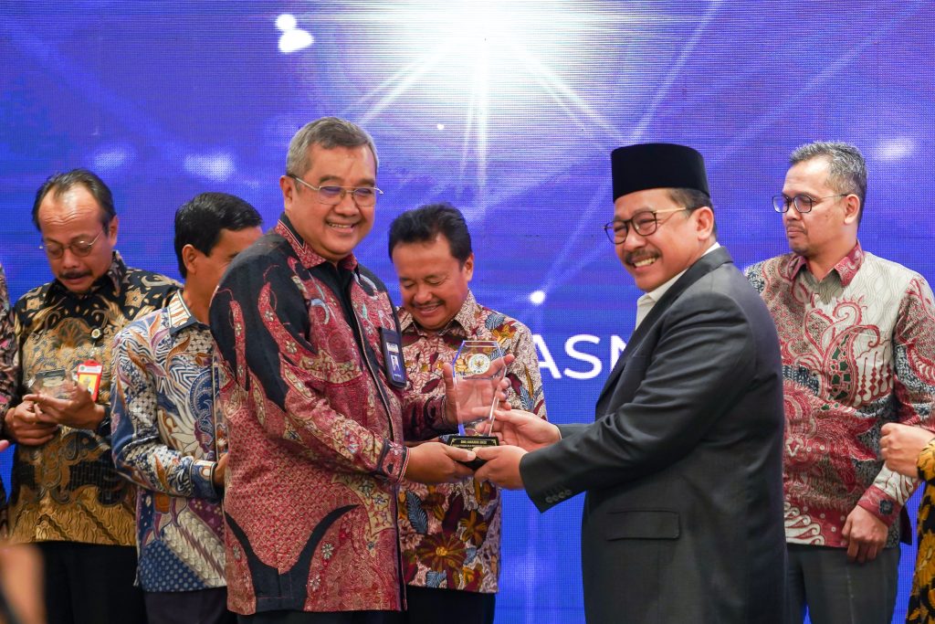 BPKH Terima Penghargaan Badan Waqaf Indonesia Award 2022