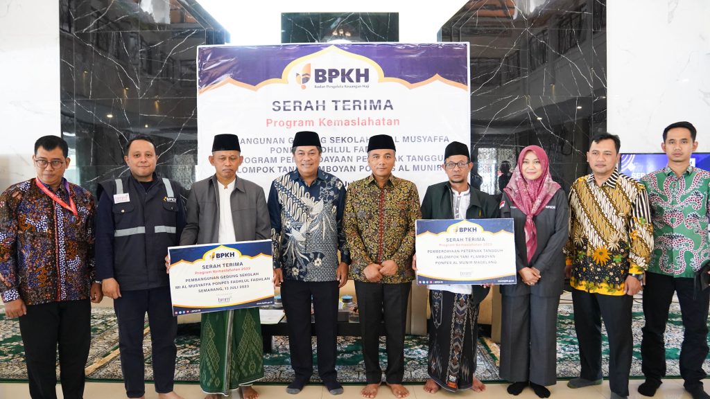 Dukung Program Peningkatan Pendidikan, Dakwah dan Pemberdayaan Ekonomi Umat, BPKH Serahkan Bantuan Program Kemaslahatan di Semarang